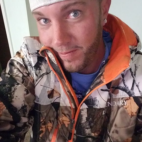 Meet your Posher, Josh - Picture 7 of 15